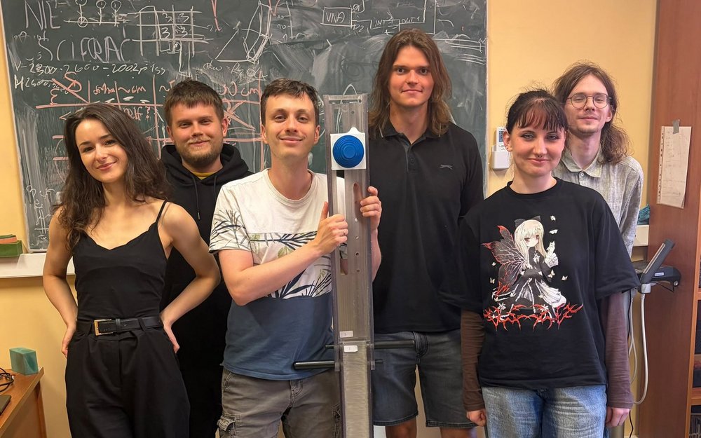 in the photo from the left: Kamila Samolej; Bartosz Górczyński; Maciej Ślot; Maksymilian Bartosik; Angelika Walczak; Maciej Cichoń