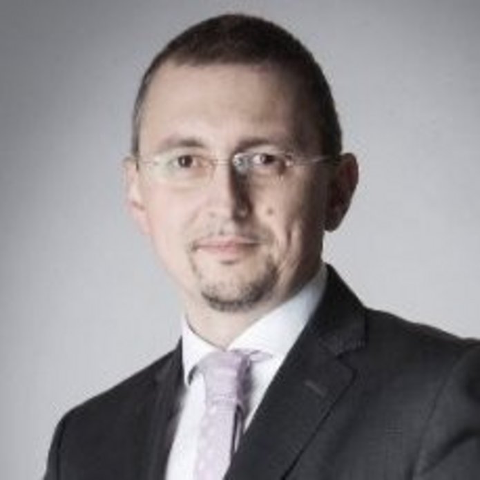 portrait Tomasz Dąbrowski