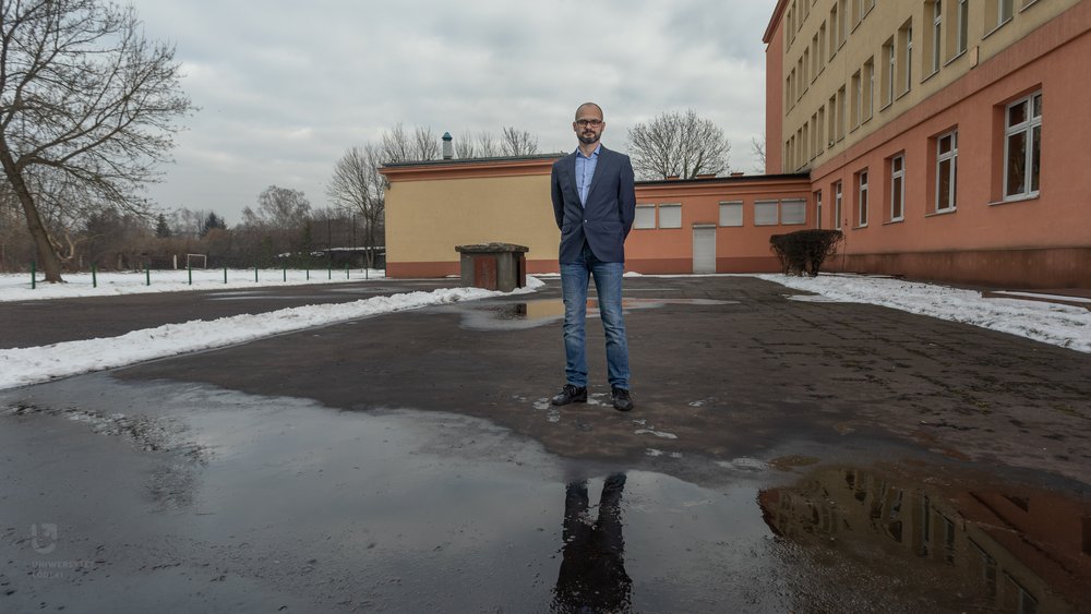 dr Andrzej Śliwerski outside the Institute of Psychology, University of Lodz