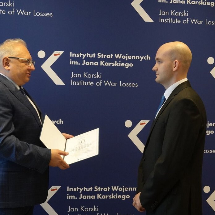 Jakub Kuliś (SDNH UŁ) podczas wręczania nagrody za zajęcie III miejsca w konkursie na prace dyplomowe