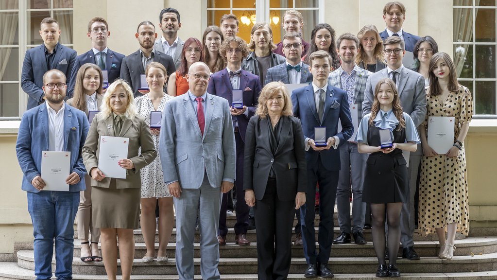 laureaci z władzami UŁ