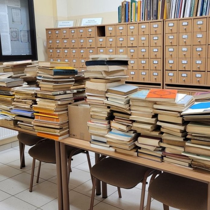 Książki w Bibliotece Instytutu Historii UŁ