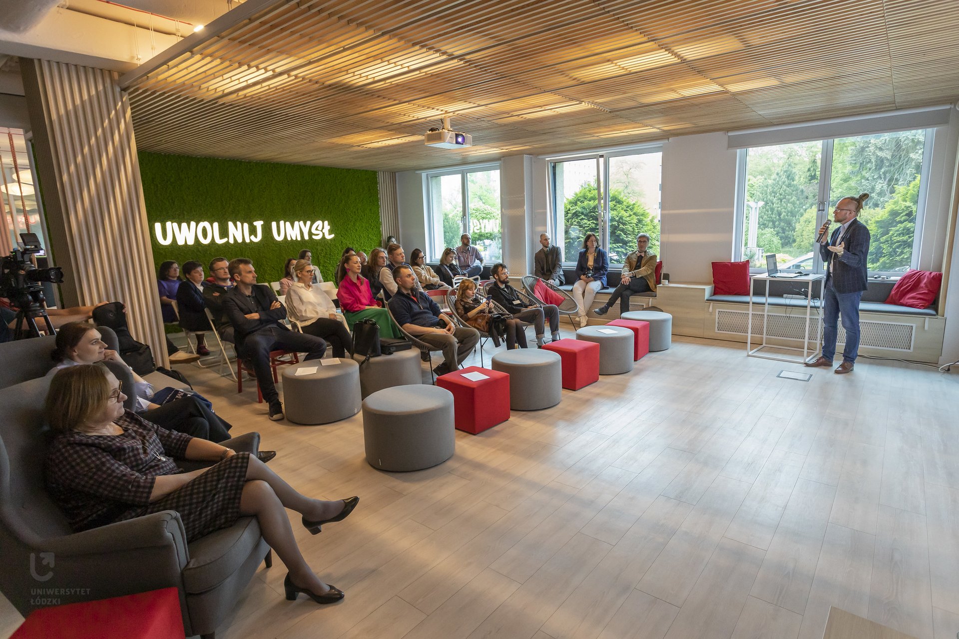 the seminar - view of the room