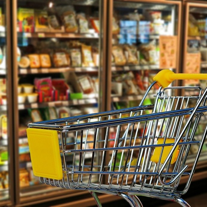 Shopping cart in a supermarket, source: Pixabay.com