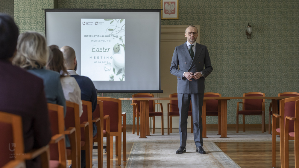 Vice-Rector Prof. Łukasz Bogucki speaks to the participants during the meeting