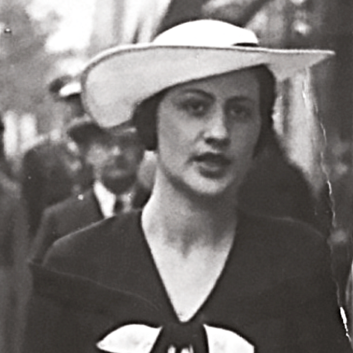 archiwalne zdjęcie kobiety w kapeluszu