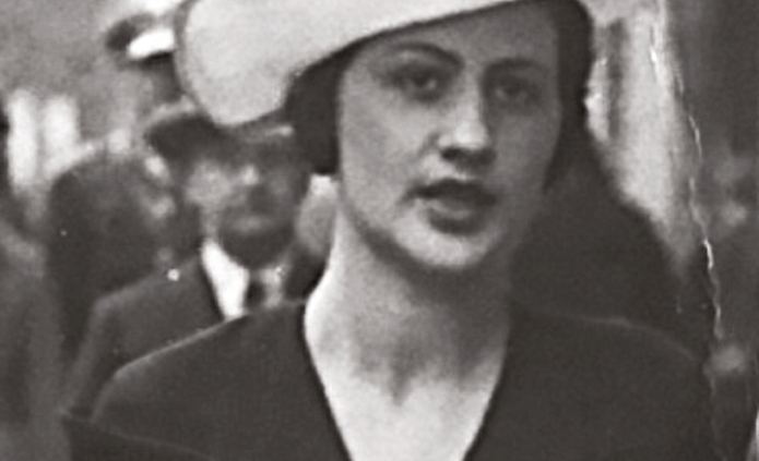 archiwalne zdjęcie kobiety w kapeluszu