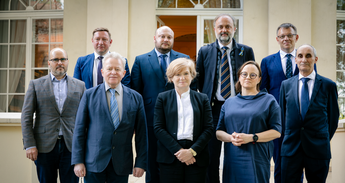 Janusz Wojciechowski podczas wizyty na UŁ - delegacja