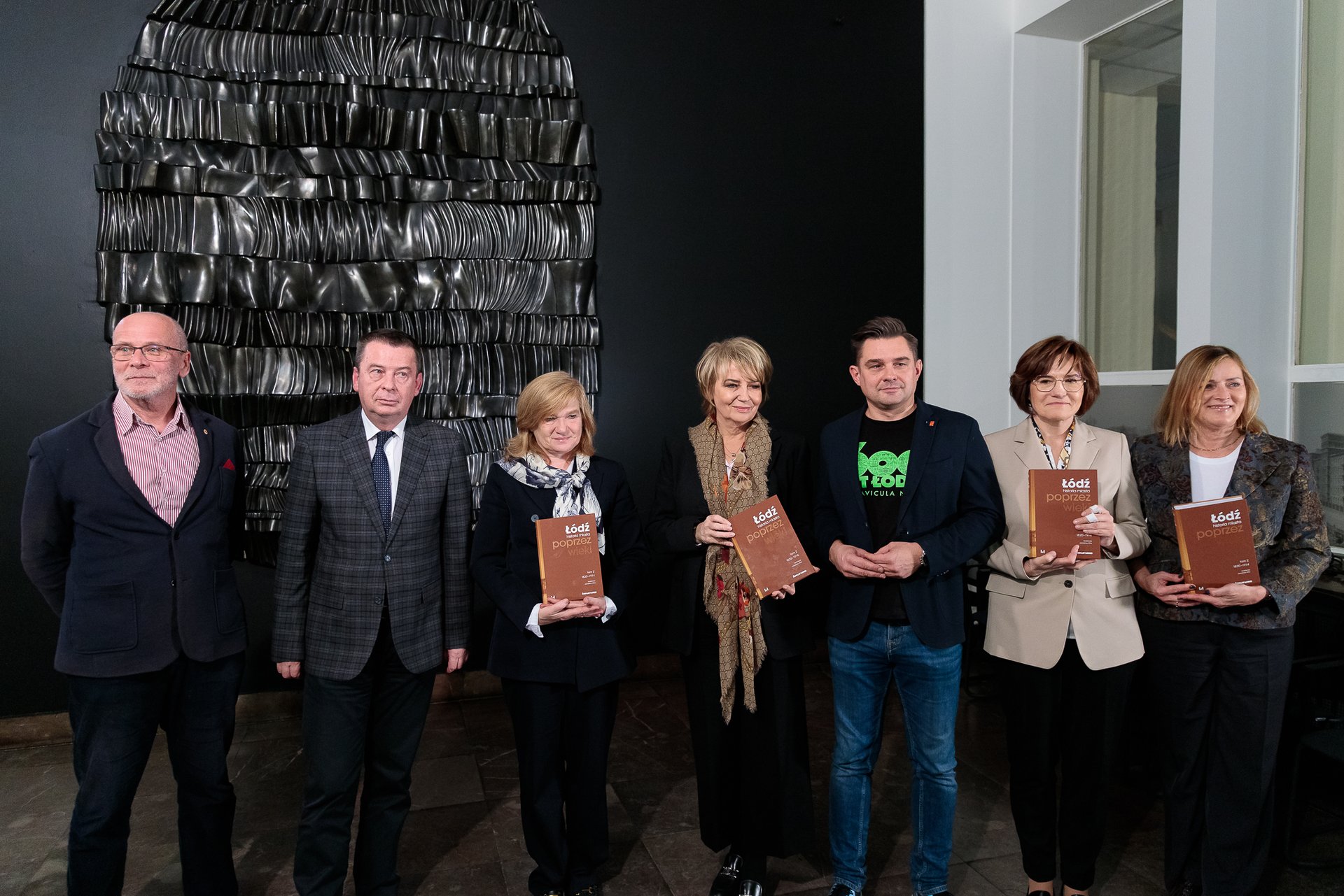 uczestnicy briefingu podczas premiery monografii