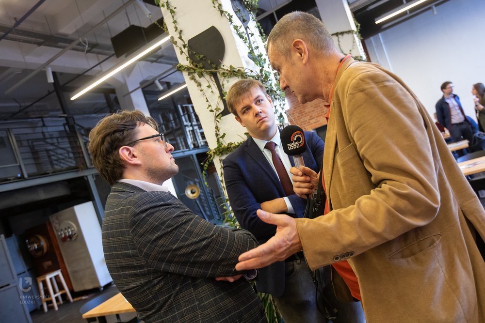 rozmowy z dziennikarzami podczas śniadania prasowego UŁ