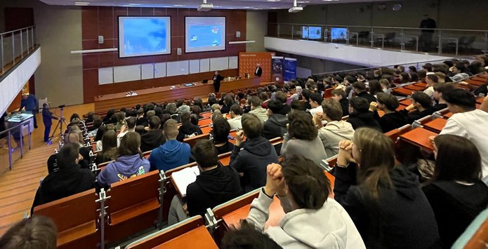 Cosmic Day at the UniLodz Faculty of Physics and Applied Informatics 