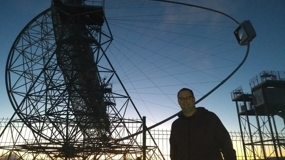 Doktorant SDNSiP bada emisję z aktywnych galaktyk teleskopami Czerenkowskimi