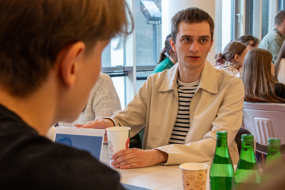 Jonasz Zasowski podczas spotkania