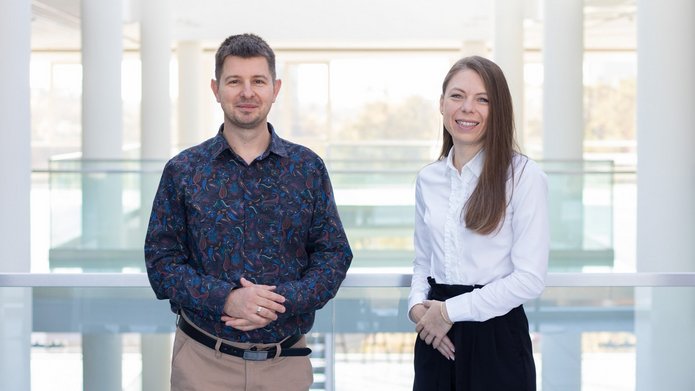 dr Jakub Gortat (WF UŁ) i dr hab. Justyna Piechocka (WCh UŁ)