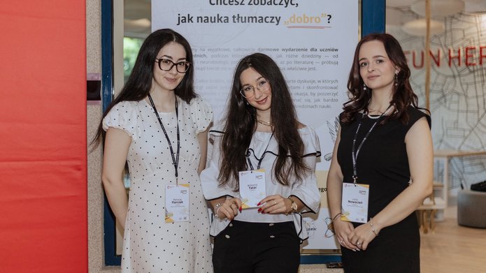 ludzie na konferencji
