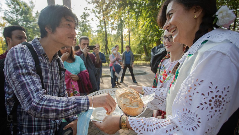 [Translate to English:] Tradycyjne polskie powitanie chlebem i solą