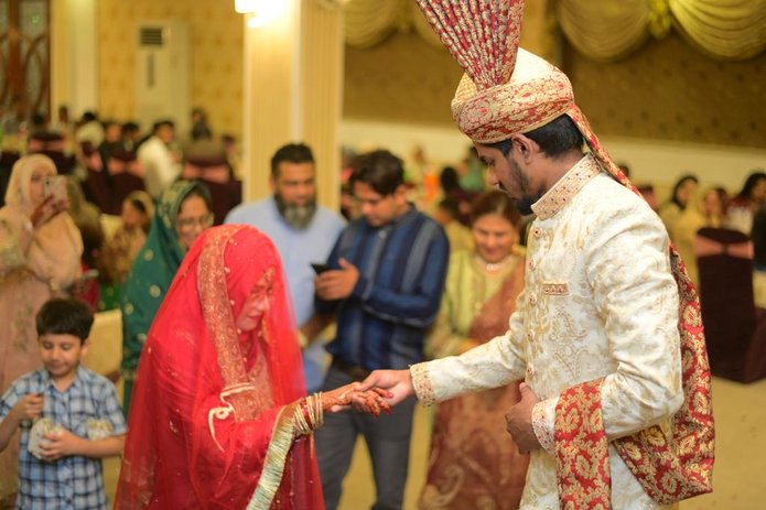 Młoda para podczas wesela w Pakistanie