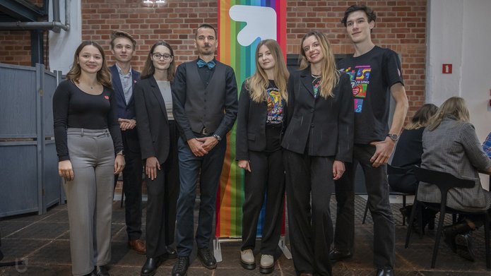 prorektor Krzysztof Pabis ze sztabami WOŚP UŁ