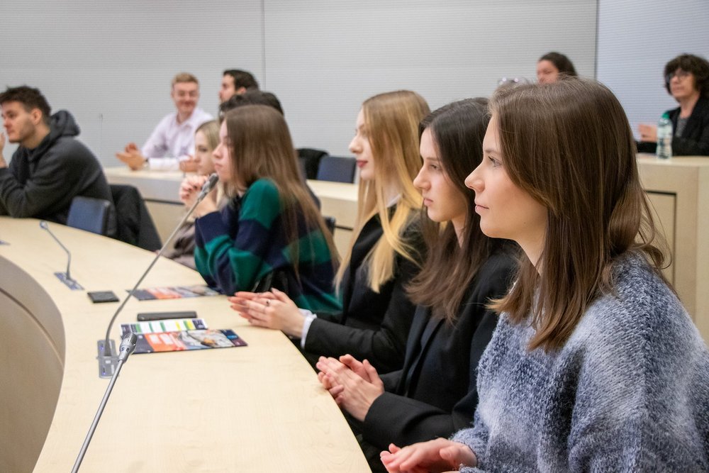 uczestnicy konferencji zgromadzeni w auli
