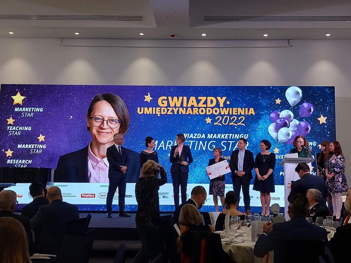 wręczenie nagrody podczas gali