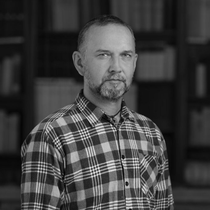 czarno-białe zdjęcie prof. dr hab. Przemysław Waingertner, fot. Bartosz Kałużny