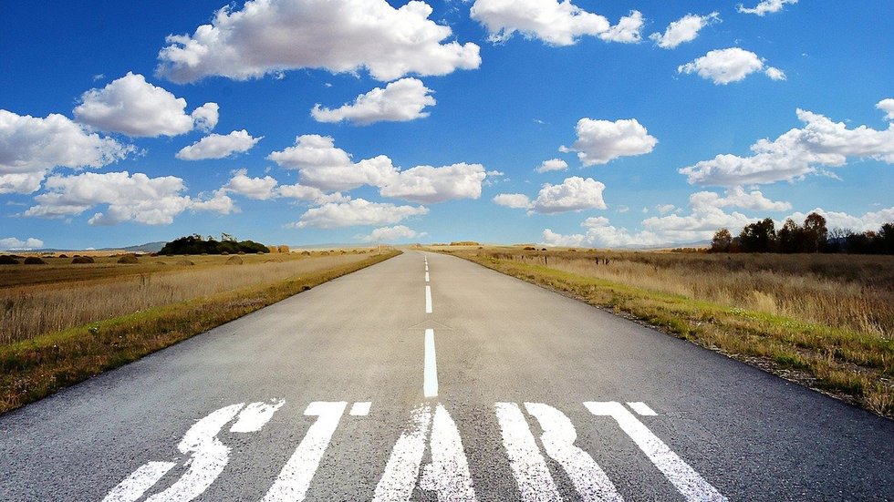 Zdjęcie-autostrada z napisem start