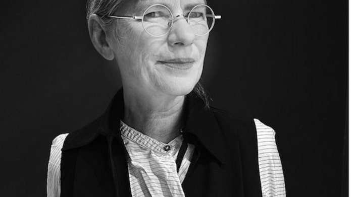 a portrait photo of Lisa Robertson (private source)