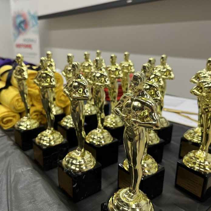 Statuetki Oskarów dla zaangażowanych w powstanoie filmu - fot. Natalia Nawolska