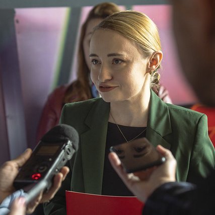 dr Agata Matuszewska-Kubicz z Zespołu Biura Karier i Aktywności Studenckiej UŁ podczas briefingu prasowego