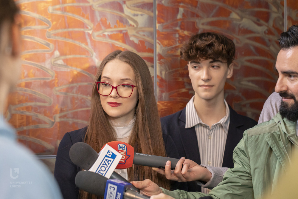 uczniowie PLO UŁ: Dominika i Przemek