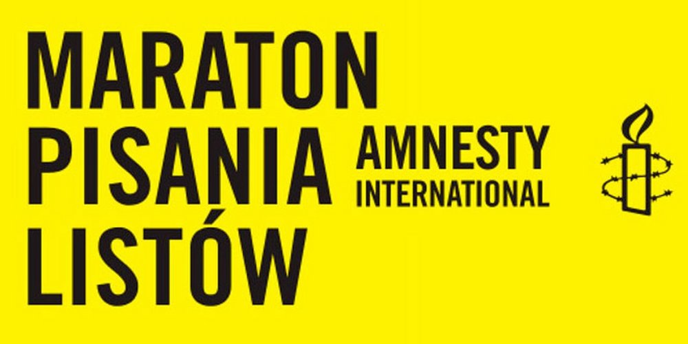 Grafika przedstawiającą świeczkę owiniętą drutem kolczastym i napis Maraton Pisania Listów. Amnesty International