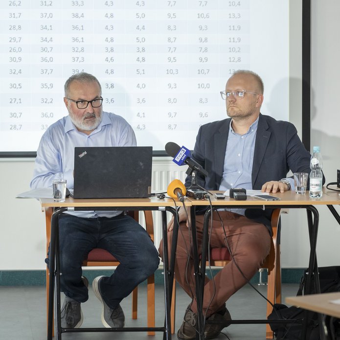 Briefing prof. Szukalskiego i dra Gońdy