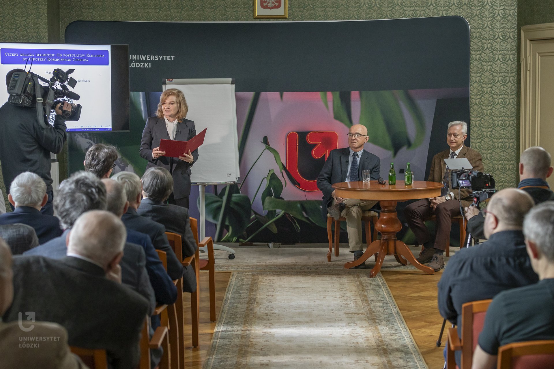 pani rektor wita zgromadzonych przed wykładem