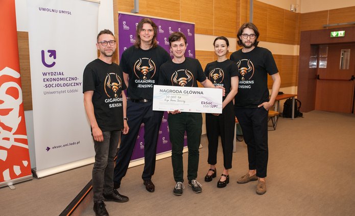 Winners and members of the Jury of the Eksoc StartUP! competition