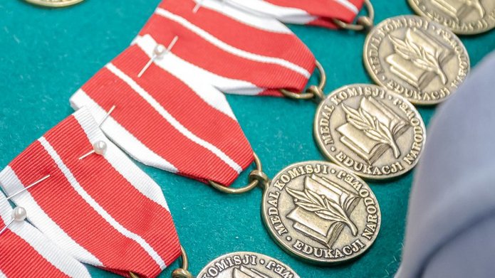 Medals of the Commission of National Education