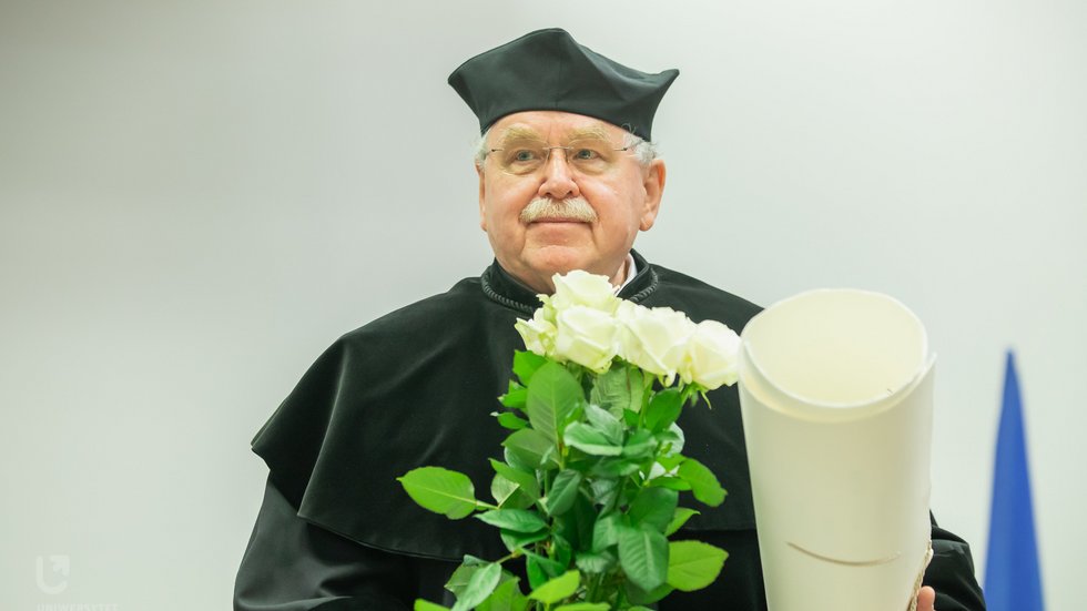 a portrait photo of Prof. Maciej Henneberg