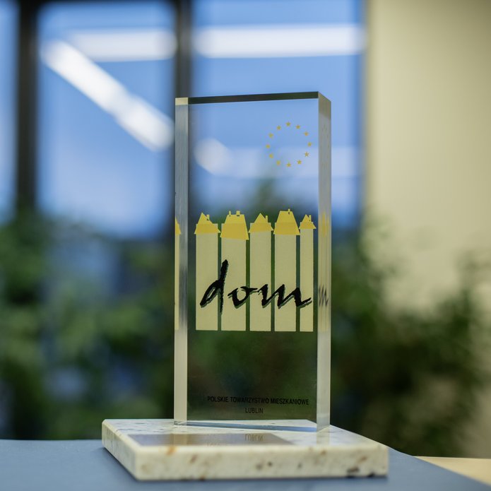 Crystal Brick statuette