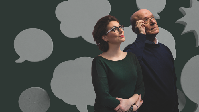 na zdjęciu widać doktorantkę i nauczyciela akademickiego