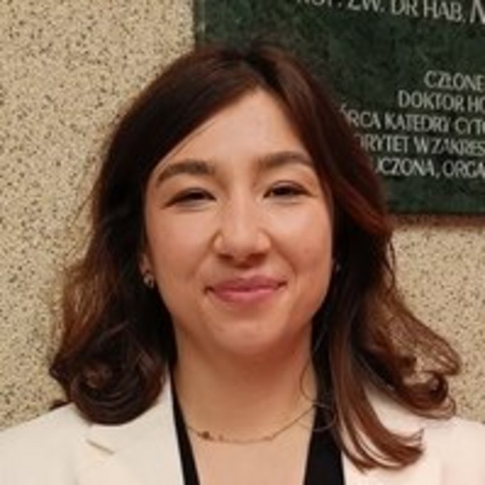 a portrait photo of Dr Gabriela Barszczewska-Pietraszek