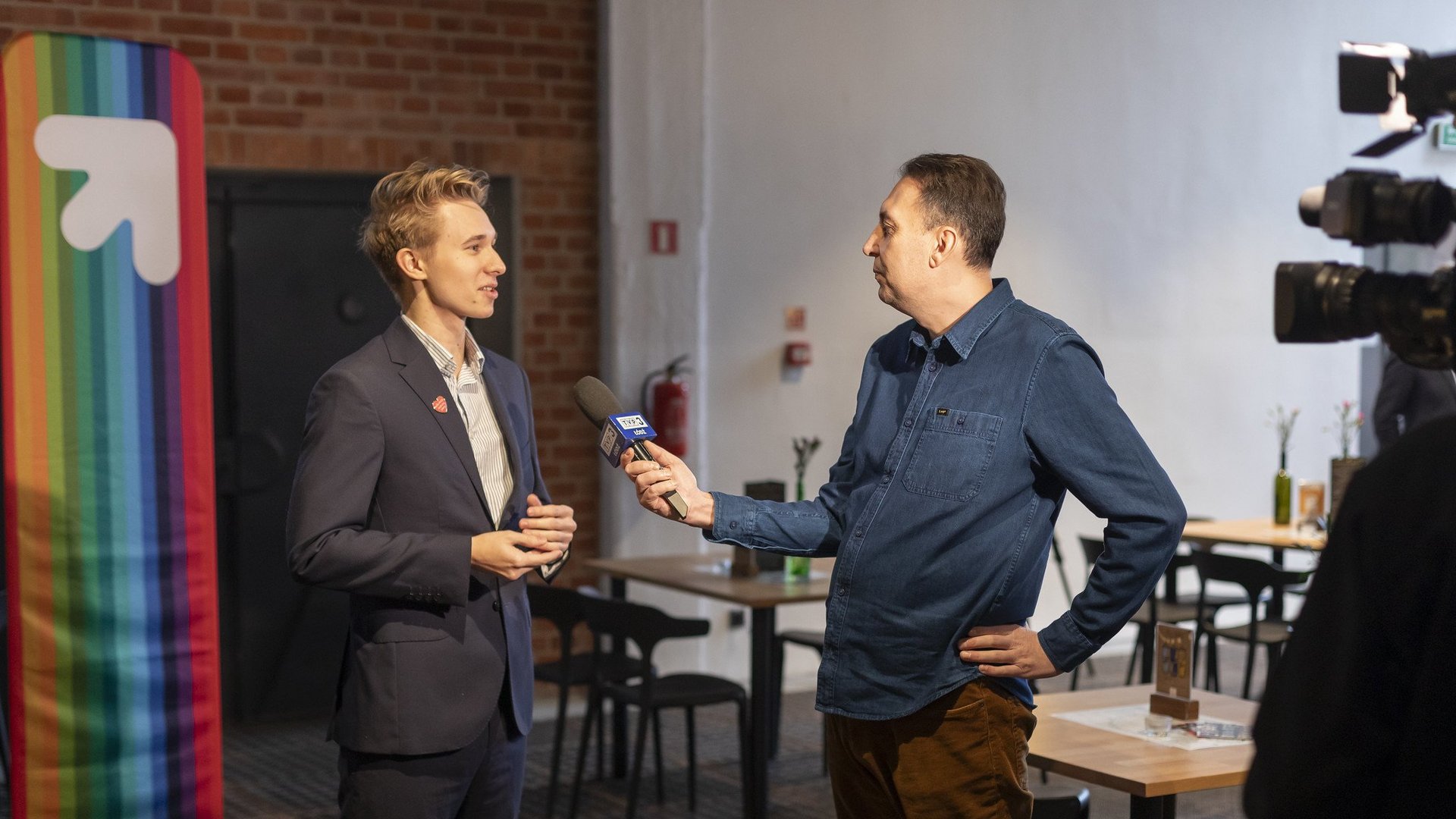 Jan Pastusiak podczas rozmowy z dziennikarzem