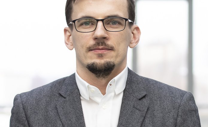 a photo of Dr Piotr Kręzel