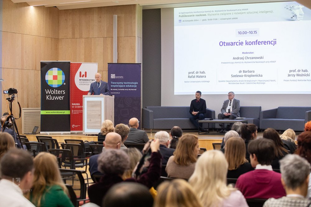 Od lewej: prof. Krzysztof Pabis, prof. Jerzy Woźnicki