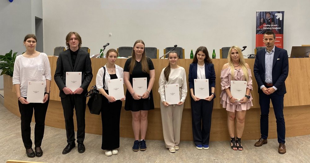 Zdolny Uczeń Świetny Student