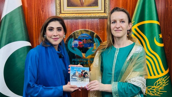 Hina Parvez Butt together with Dr Maria Eleonora Hebisz