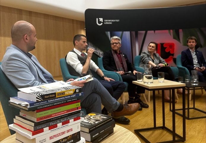 uczestnicy debaty o przyszłości uniwersytetów