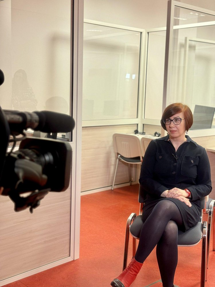 prof. Agnieszka Woch podczas nagrań do programu