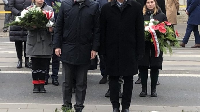 Prorektor UŁ podczas obchodów Narodowego Święta Niepodległości