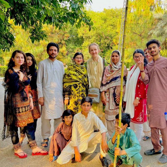 Conversations with the inhabitants of the village of Poool Nagar and a joint visit to the Changa Manga Forest Park