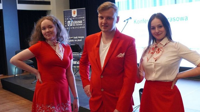 studenci UŁ w strojach na EXPO 2020