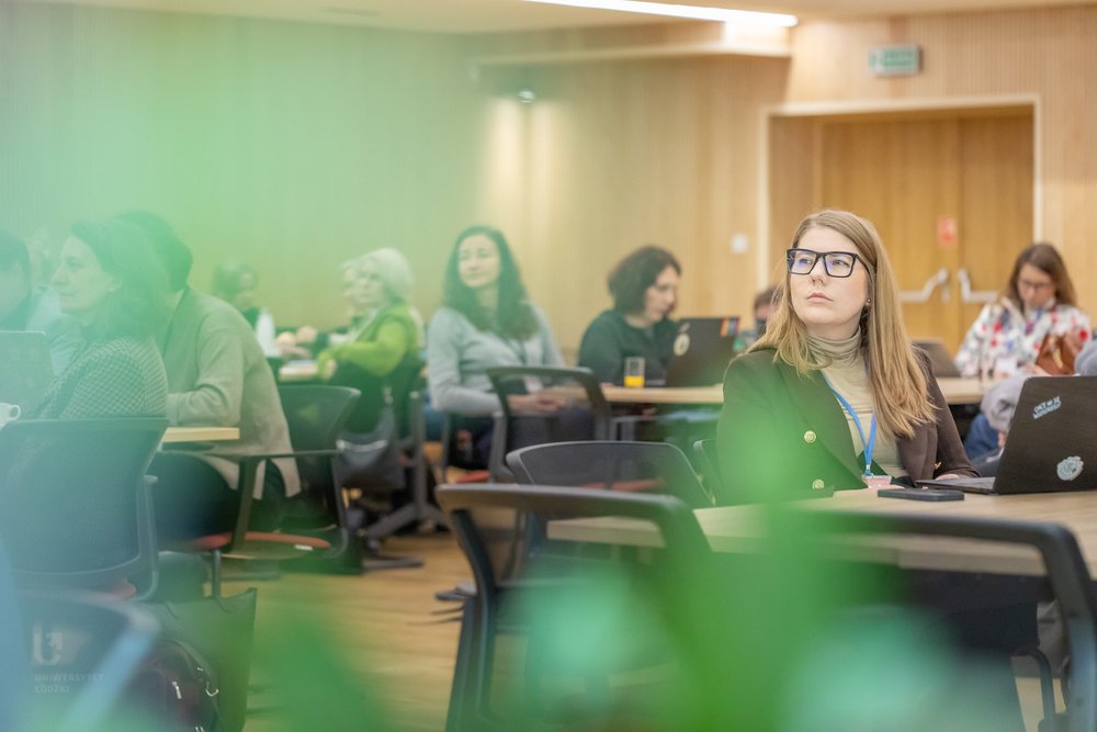 Deputy Chancellor Anna Rolczak and the seminar participants